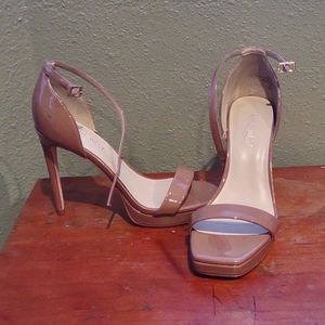 Nine West size 7 color tan